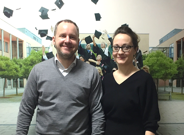 Bild: Dozent Mario Kischporski (Geschäftsführer COMPLAVIS® GmbH und COMPLAVIS® Akademie) und Weiterbildungsreferentin Jana Herbst (Teamleitung Zertifikate & Inhouse-Schulungen)